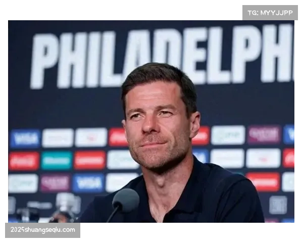 勒沃库森主帅阿隆索确认，对阵弗赖堡将继续试验三中卫体系